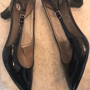 AGL patent leather cut out pump